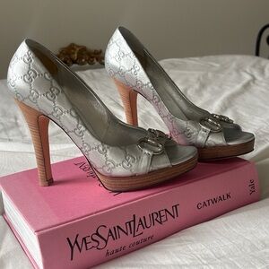 Vintage Gucci GG monogram peep-toe heels